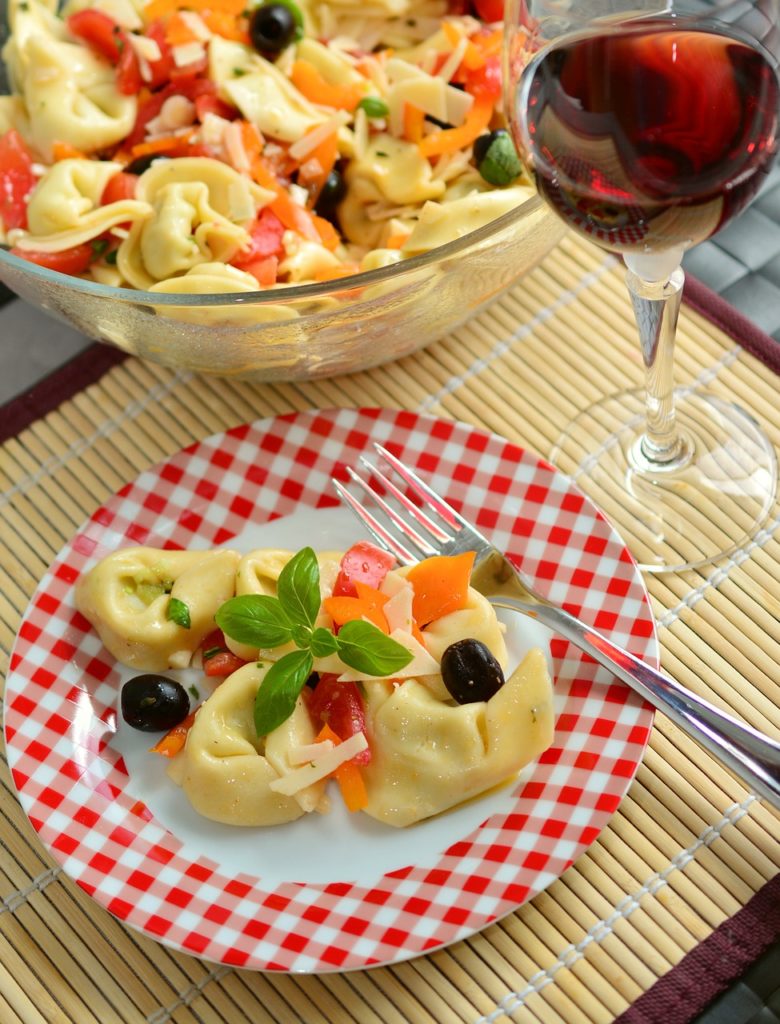 tortellini, tortelloni, tortellini salad-2500204.jpg